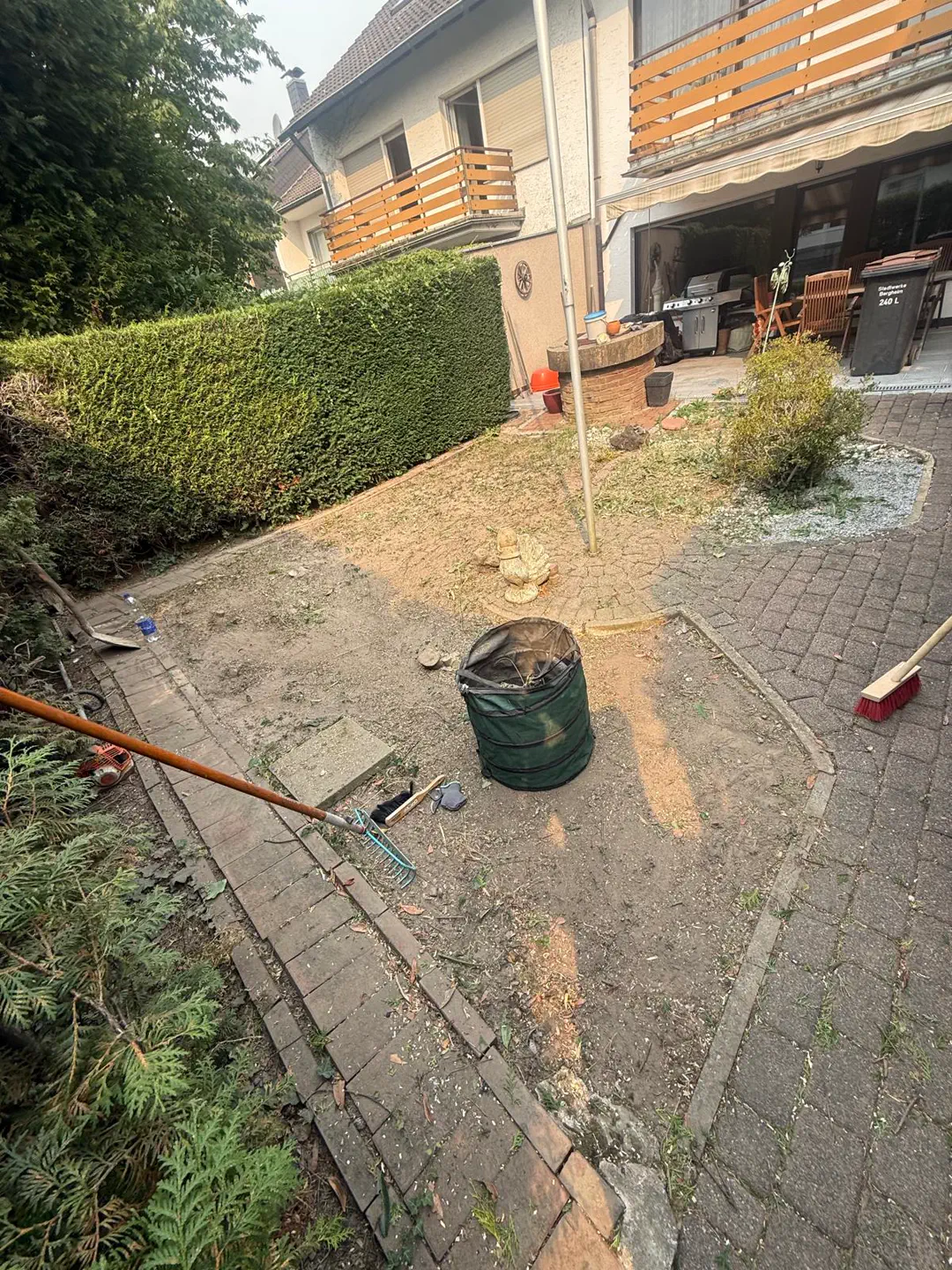 Gartenfläche während der laufenden Arbeiten